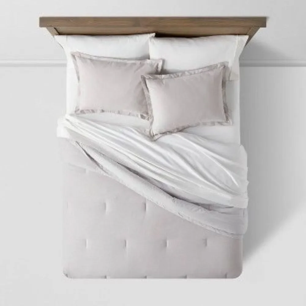Threshold •midweight bedding